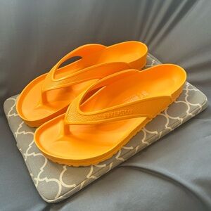 Birkenstock Honolulu EVA Sandal “Zinnia” (LIKE NEW)